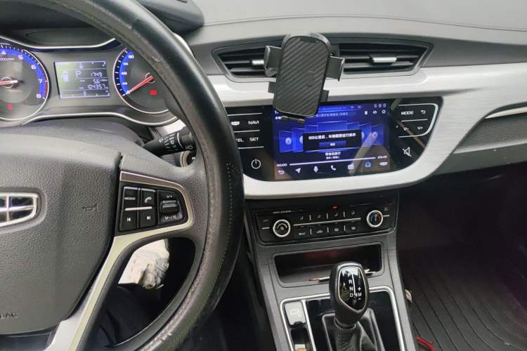 Used Geely Auto Vision 2020 1.5L CVT Value Edition Audio And AC Panel