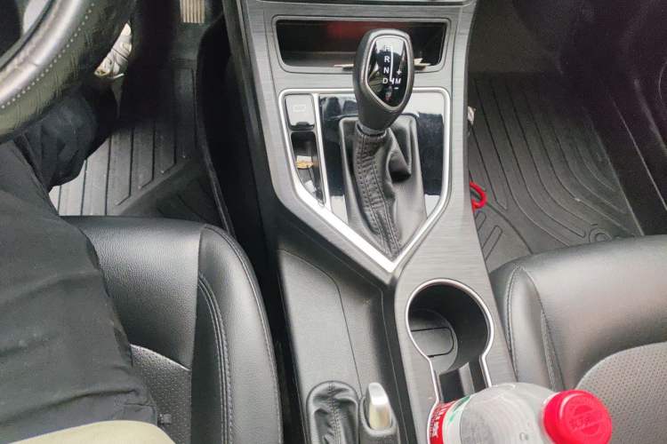 Used Geely Auto Vision 2020 1.5L CVT Value Edition Gear Lever