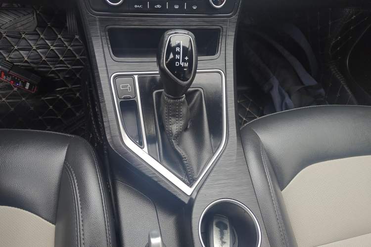 Used Geely Auto Vision 2020 Revised Version 1.5L CVT Asian Games Edition Gear Lever