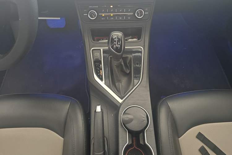 Used Geely Auto Vision 2020 Revised Version 1.5L CVT Asian Games Edition Gear Lever