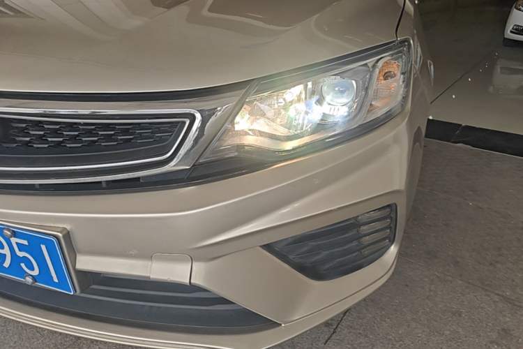 Used Geely Auto Vision 2020 Revised Version 1.5L CVT Asian Games Edition Left Front Headlight