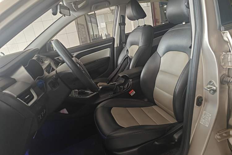 Used Geely Auto Vision 2020 Revised Version 1.5L CVT Asian Games Edition Left Front Seat