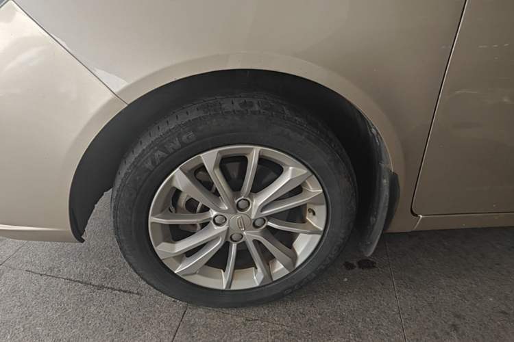 Used Geely Auto Vision 2020 Revised Version 1.5L CVT Asian Games Edition Left Front Wheel Hub