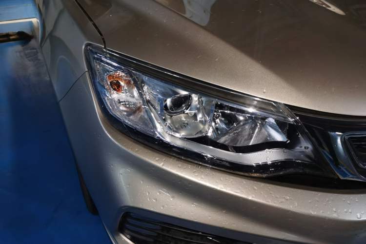 Used Geely Auto Vision 2020 1.5L CVT Asian Games Edition Right Front Headlight