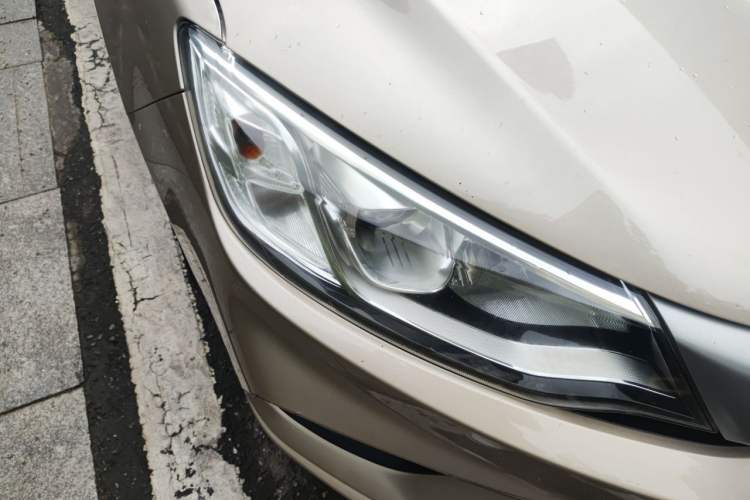 Used Geely Auto Vision 2020 1.5L CVT Value Edition Right Front Headlight