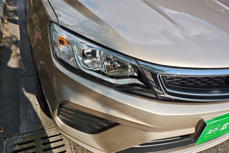 Used Geely Auto Vision 2020 1.5L CVT Luxury Model Right Front Headlight