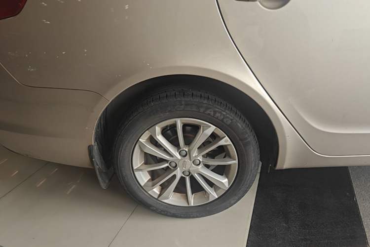 Used Geely Auto Vision 2020 Revised Version 1.5L CVT Asian Games Edition Right Rear Wheel Hub