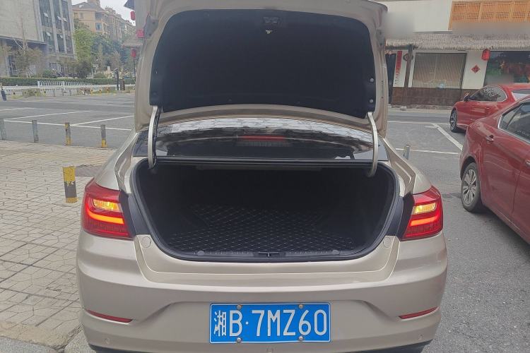 Used Geely Auto Vision 2020 Revised Version 1.5L CVT Asian Games Edition Trunk