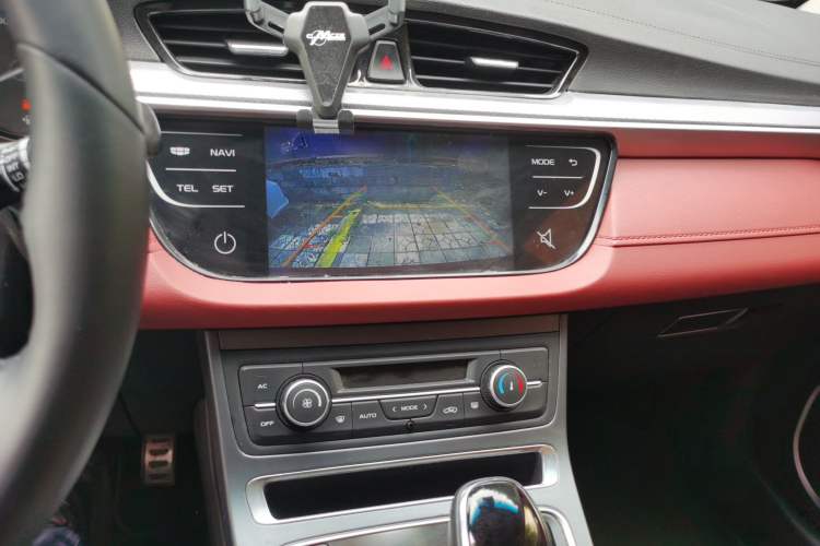 Used Geely Auto Vision S1 2019 Upgraded Model 1.5L CVT Luxury Version Audio And AC Panel