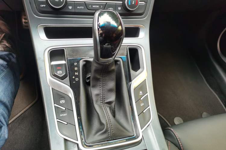 Used Geely Auto Vision S1 2019 Upgraded Model 1.5L CVT Luxury Version Gear Lever
