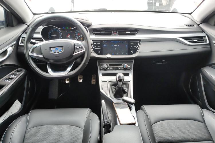 Used Geely Auto Vision S1 2019 Upgraded Model 1.5L Manual Elite Version Center Console