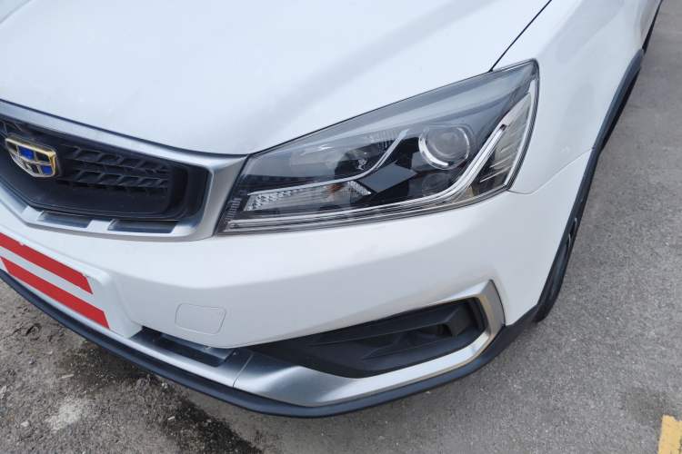 Used Geely Auto Vision S1 2019 Upgraded Model 1.5L Manual Elite Version Left Front Headlight