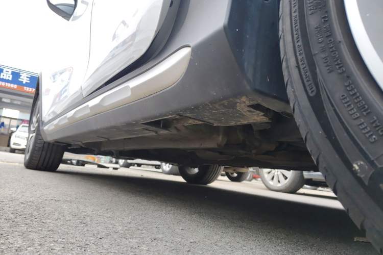 Used Geely Auto Vision S1 2019 Upgraded Model 1.5L Manual Elite Version Left Side Sill