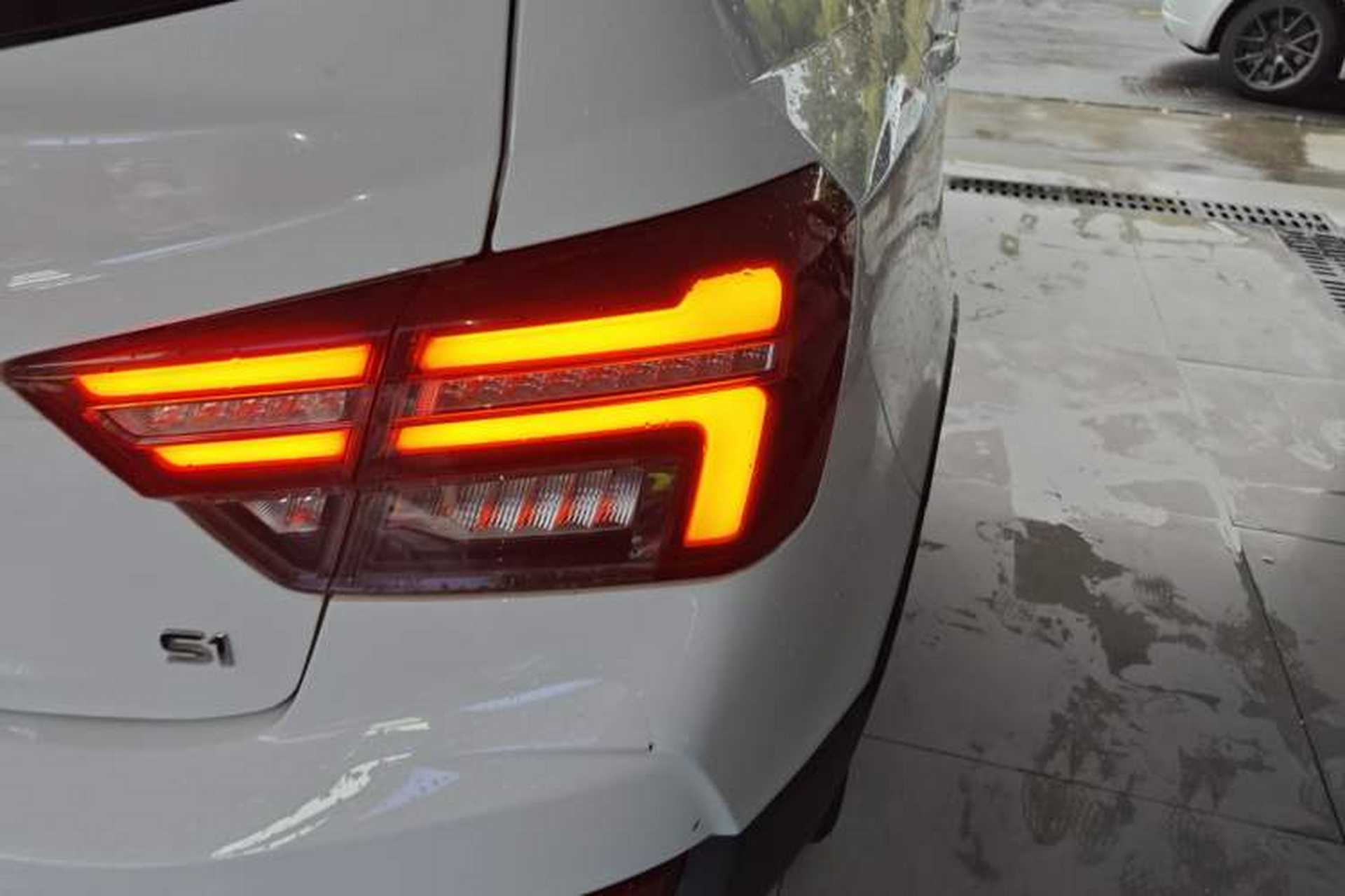 Used Geely Auto Vision S1 2018 1.4T CVT Fēngruì Model Right Rear Taillight