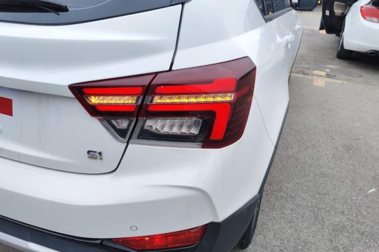 Used Geely Auto Vision S1 2019 Upgraded Model 1.5L Manual Elite Version Right Rear Taillight