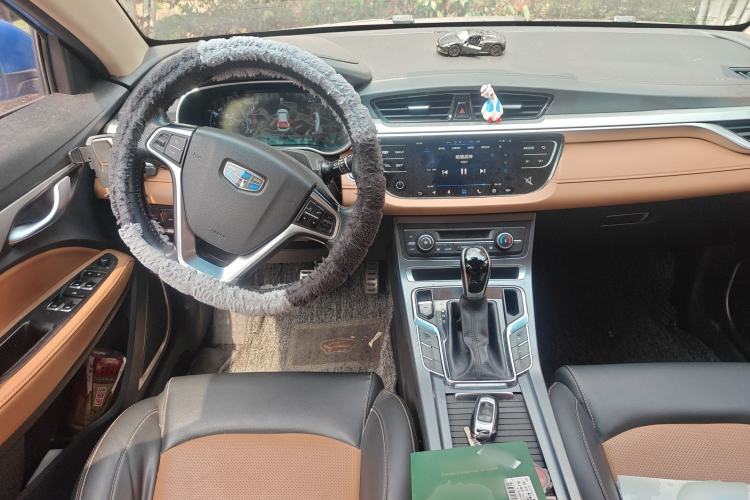 Used Geely Auto Vision S1 2018 1.4T CVT FENGXING Model Center Console