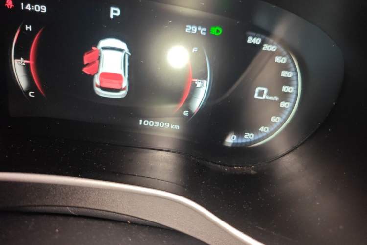 Used Geely Auto Vision S1 2018 1.4T CVT FENGXING Model Odometer Close Up