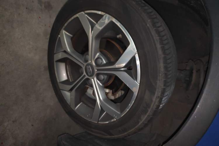 Used Geely Auto Vision S1 2018 1.4T CVT FENGXING Model Right Front Wheel Hub