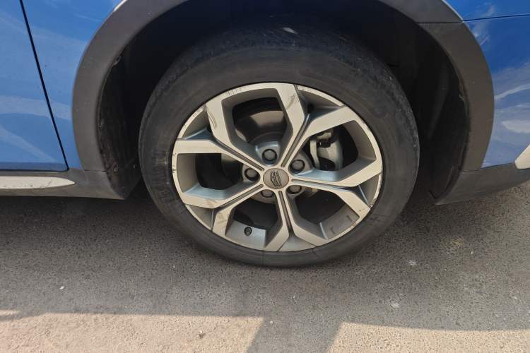 Used Geely Auto Vision S1 2018 1.4T CVT FENGXING Model Right Front Wheel Hub