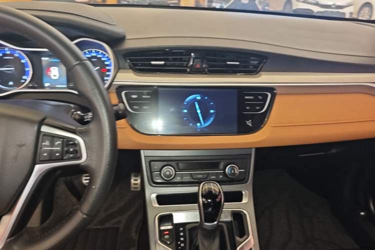 Used Geely Auto Vision S1 2018 1.4T CVT Fengchi Model Audio And AC Panel