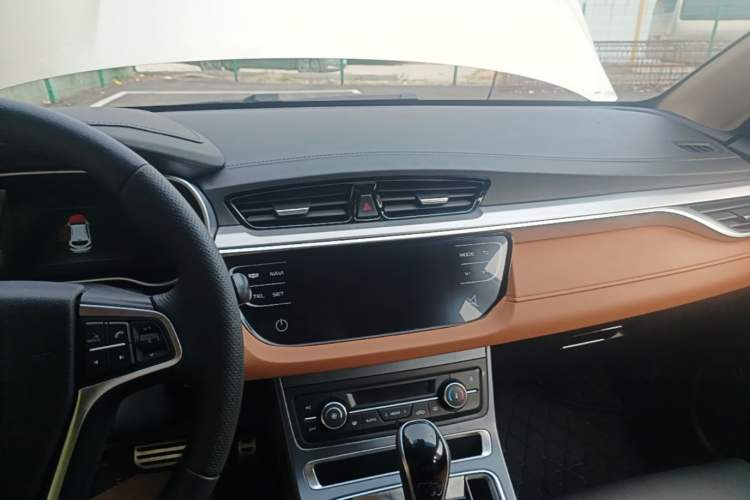 Used Geely Auto Vision S1 2018 1.4T CVT FENGXING Model Audio And AC Panel