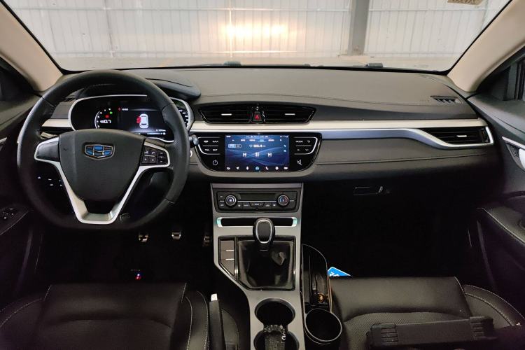Used Geely Auto Vision S1 2018 1.5L Manual FENGXING Model Center Console