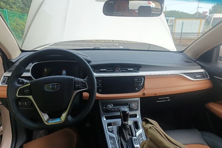 Used Geely Auto Vision S1 2018 1.4T CVT FENGXING Model Center Console