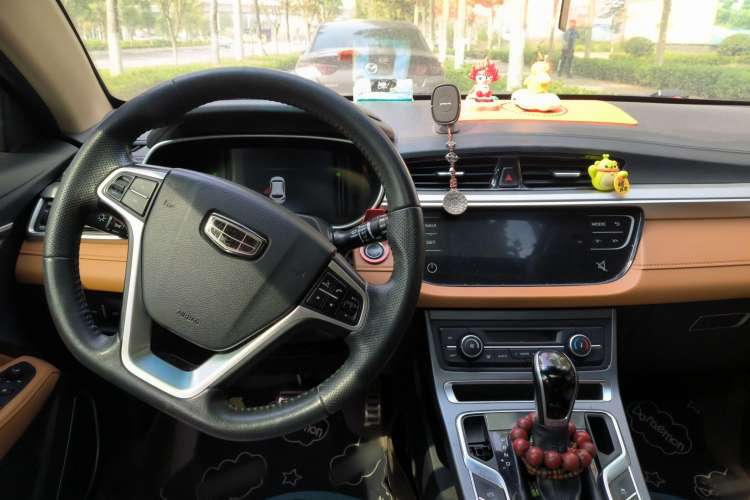 Used Geely Auto Vision S1 2018 1.4T CVT FENGXING Model Center Console