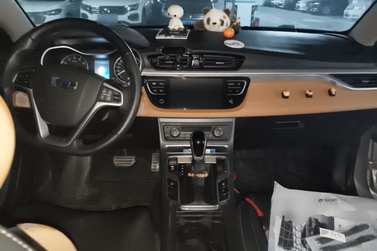 Used Geely Auto Vision S1 2018 1.4T CVT Fengchi Model Center Console
