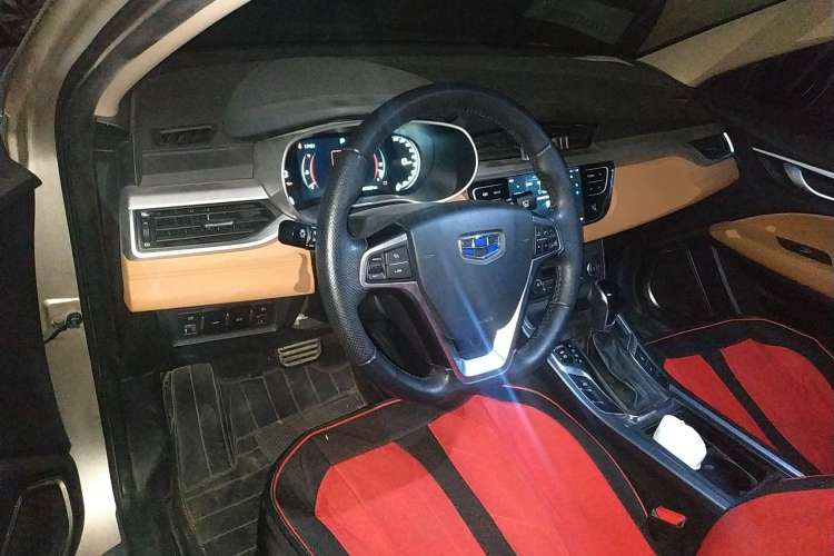Used Geely Auto Vision S1 2018 1.4T CVT FENGXING Model Center Console