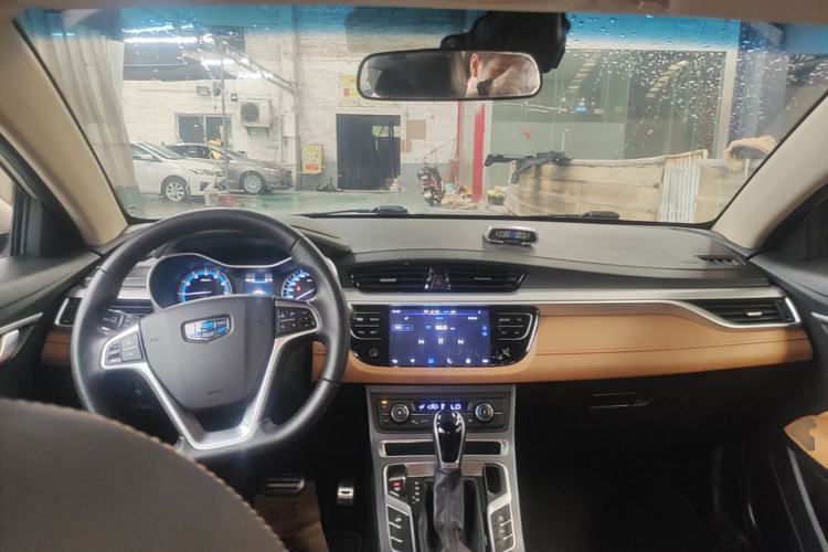 Used Geely Auto Vision S1 2018 1.4T CVT Fengchi Model Center Console