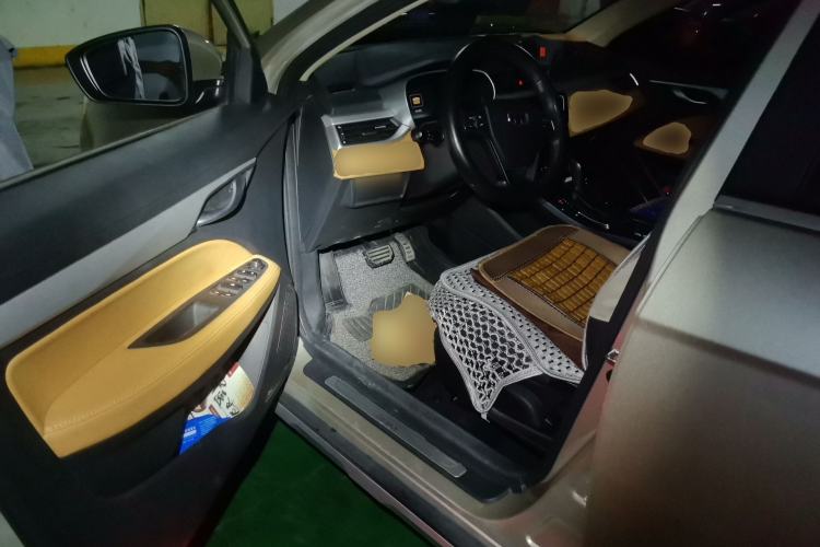 Used Geely Auto Vision S1 2018 1.4T CVT FENGXING Model Driver Seat