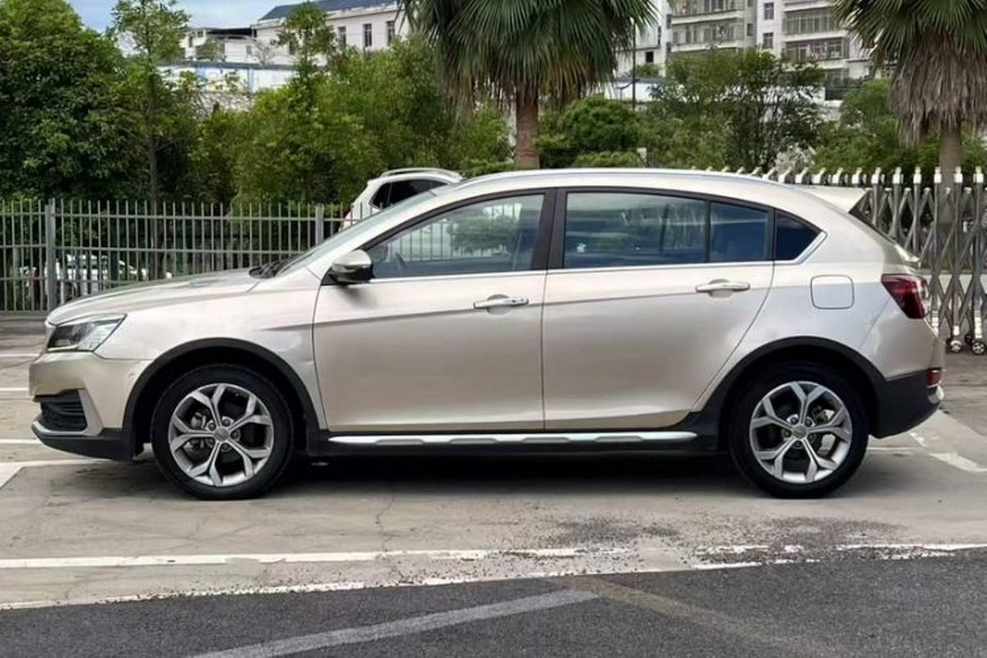 Used Geely Auto Vision S1 2018 1.4T CVT FENGXING Model Exterior 2