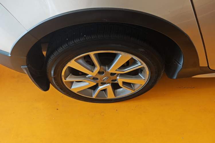 Used Geely Auto Vision S1 2018 1.4T CVT Fengchi Model Exterior 5