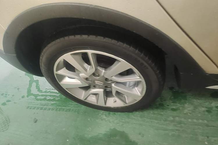 Used Geely Auto Vision S1 2018 1.4T CVT Fengchi Model Exterior 5