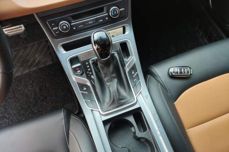 Used Geely Auto Vision S1 2018 1.4T CVT FENGXING Model Gear Lever