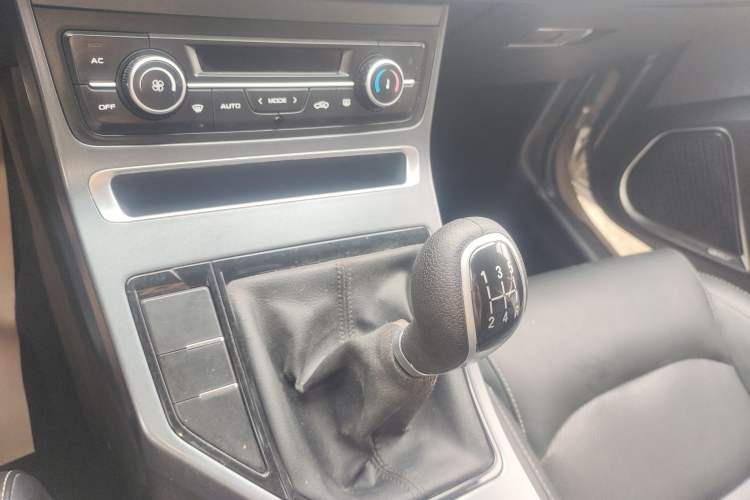 Used Geely Auto Vision S1 2018 1.5L Manual Fong Chi Model Gear Lever