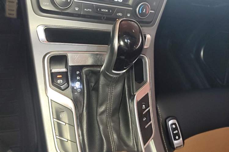 Used Geely Auto Vision S1 2018 1.4T CVT Fengchi Model Gear Lever