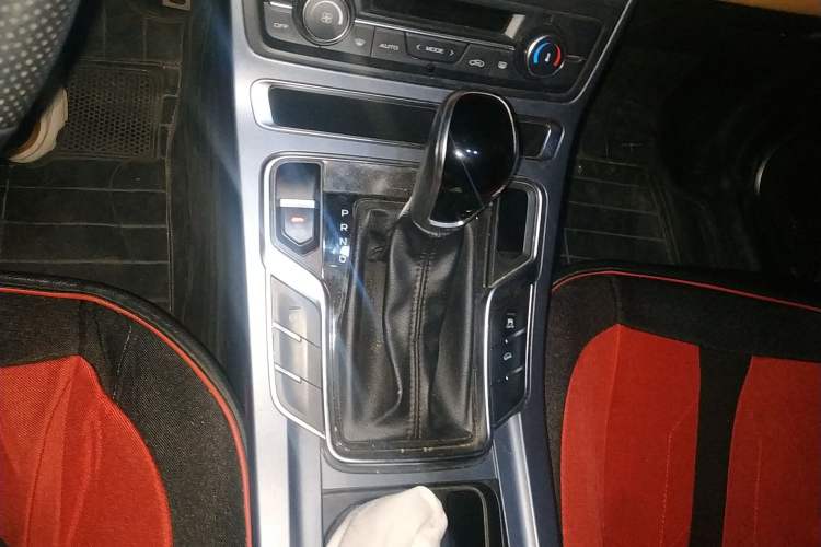 Used Geely Auto Vision S1 2018 1.4T CVT FENGXING Model Gear Lever