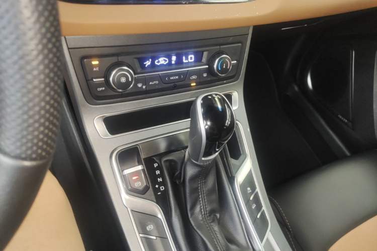 Used Geely Auto Vision S1 2018 1.4T CVT Fengchi Model Gear Lever