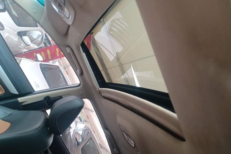 Used Geely Auto Vision S1 2018 1.4T CVT FENGXING Model Headliner
