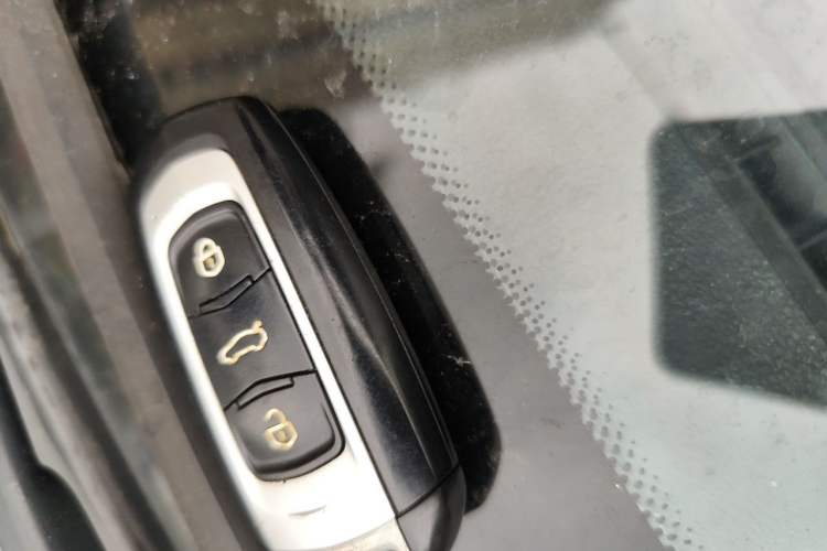 Used Geely Auto Vision S1 2018 1.4T CVT Fengchi Model Interior 1