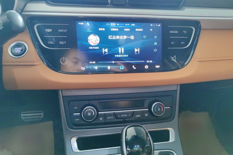 Used Geely Auto Vision S1 2018 1.4T CVT FENGXING Model Interior 4