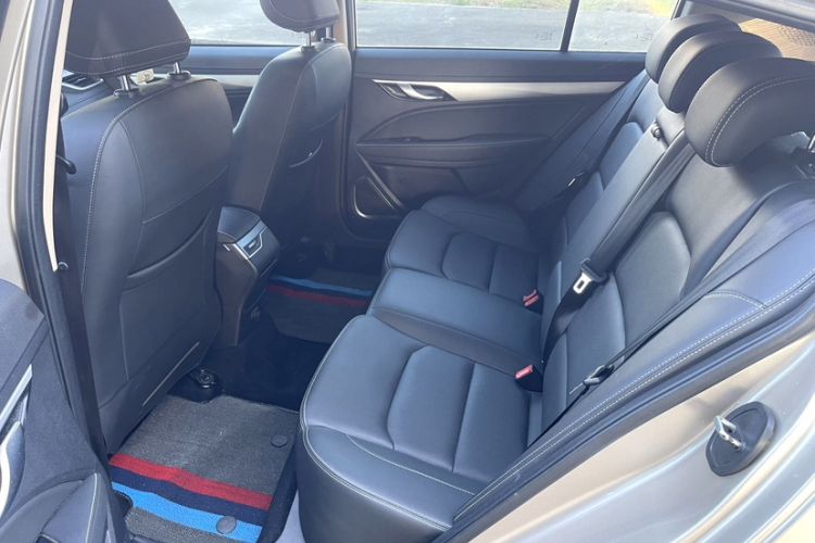 Used Geely Auto Vision S1 2018 1.5L Manual FENGXING Model Interior 4