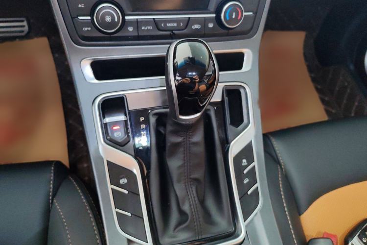 Used Geely Auto Vision S1 2018 1.4T CVT FENGXING Model Interior 5