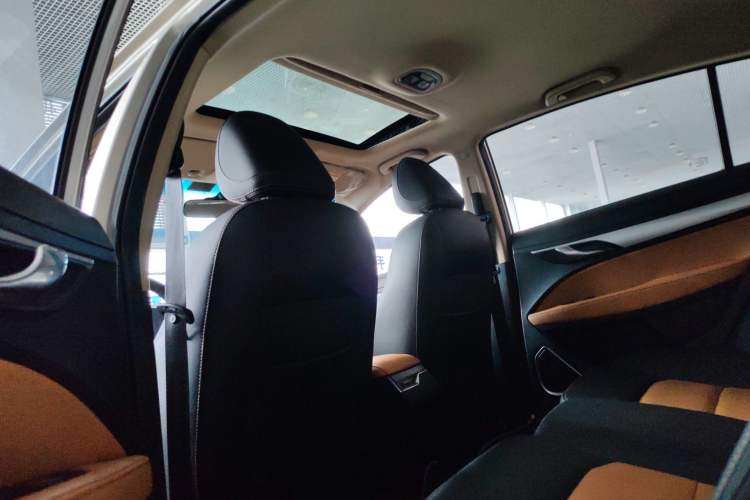 Used Geely Auto Vision S1 2018 1.4T CVT FENGXING Model Interior 8