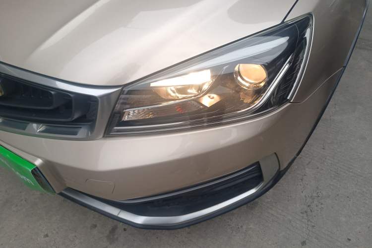 Used Geely Auto Vision S1 2018 1.4T CVT FENGXING Model Left Front Headlight