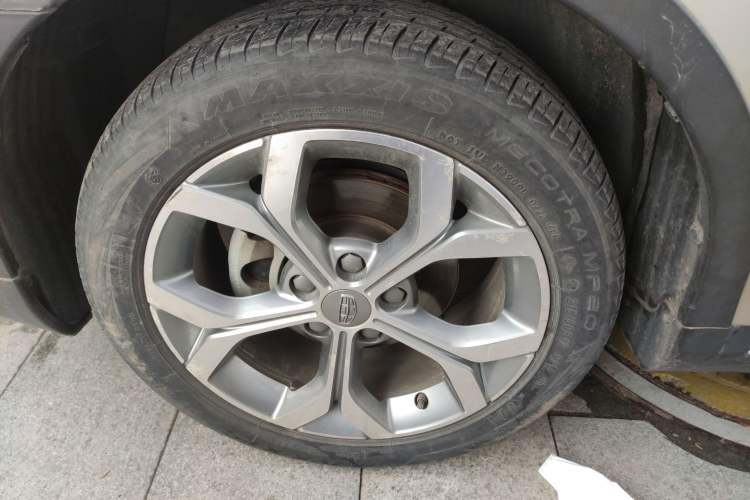 Used Geely Auto Vision S1 2018 1.4T CVT FENGXING Model Left Front Wheel Hub