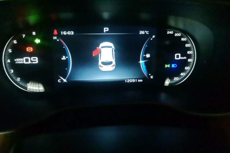 Used Geely Auto Vision S1 2018 1.4T CVT FENGXING Model Odometer Close Up