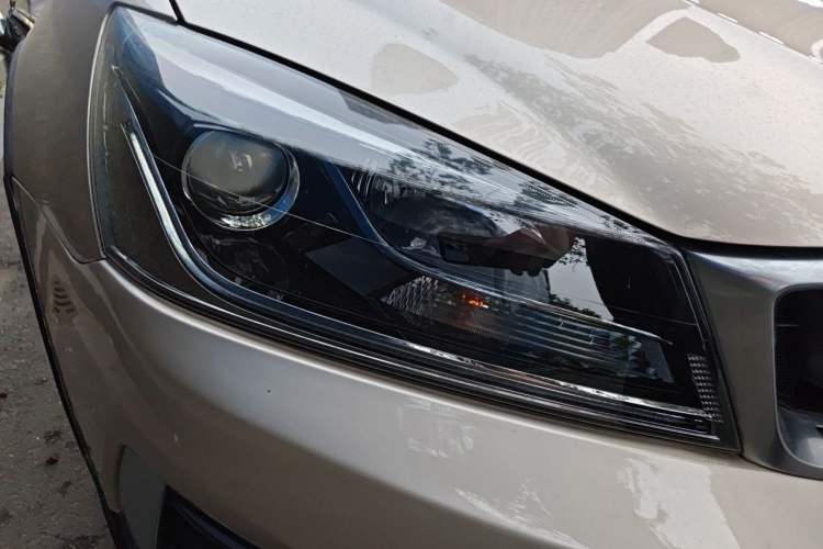 Used Geely Auto Vision S1 2018 1.4T CVT FENGXING Model Right Front Headlight